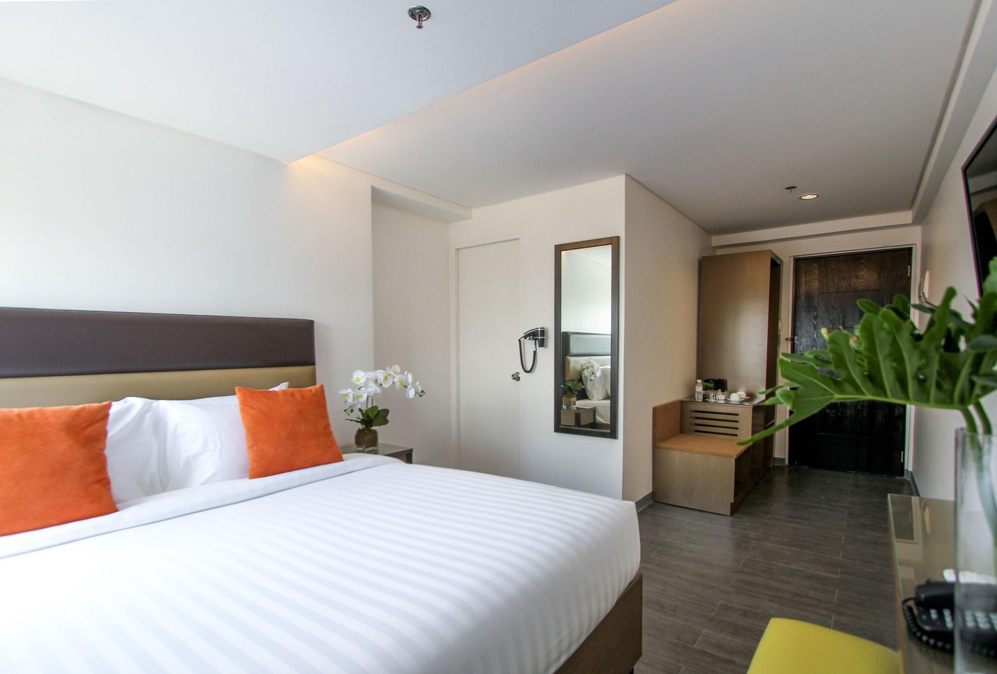 Privato Makati Hotel Makati City Exterior photo