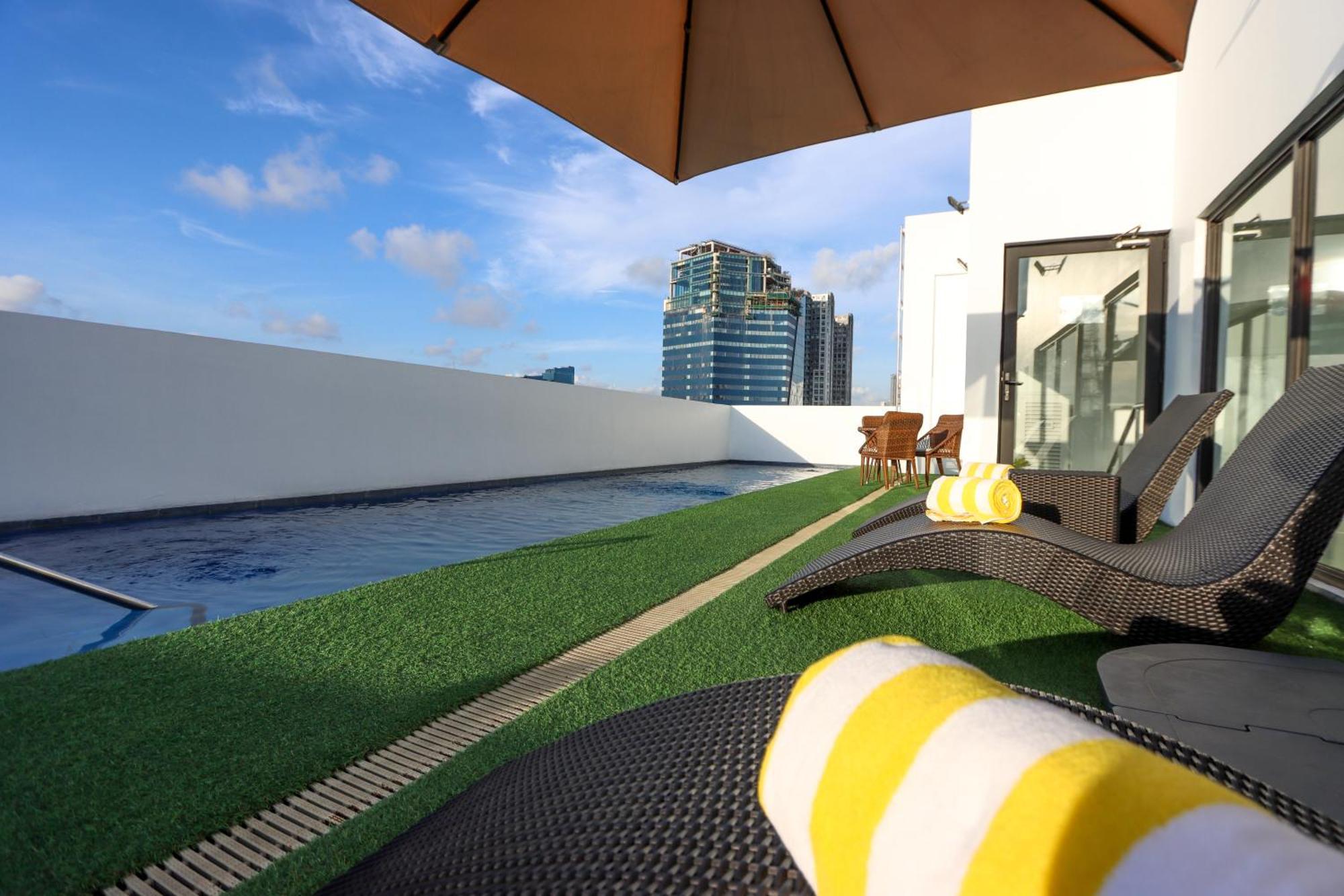 Privato Makati Hotel Makati City Exterior photo
