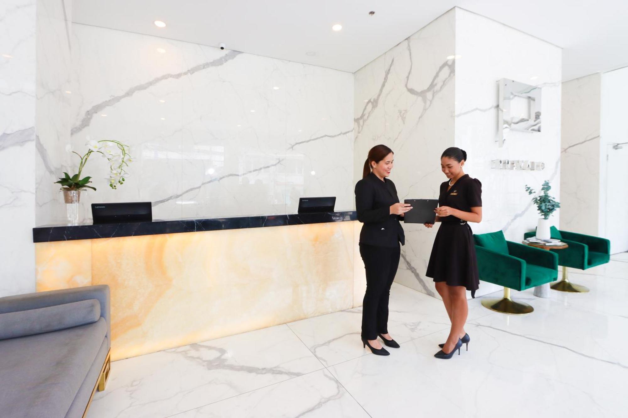 Privato Makati Hotel Makati City Exterior photo