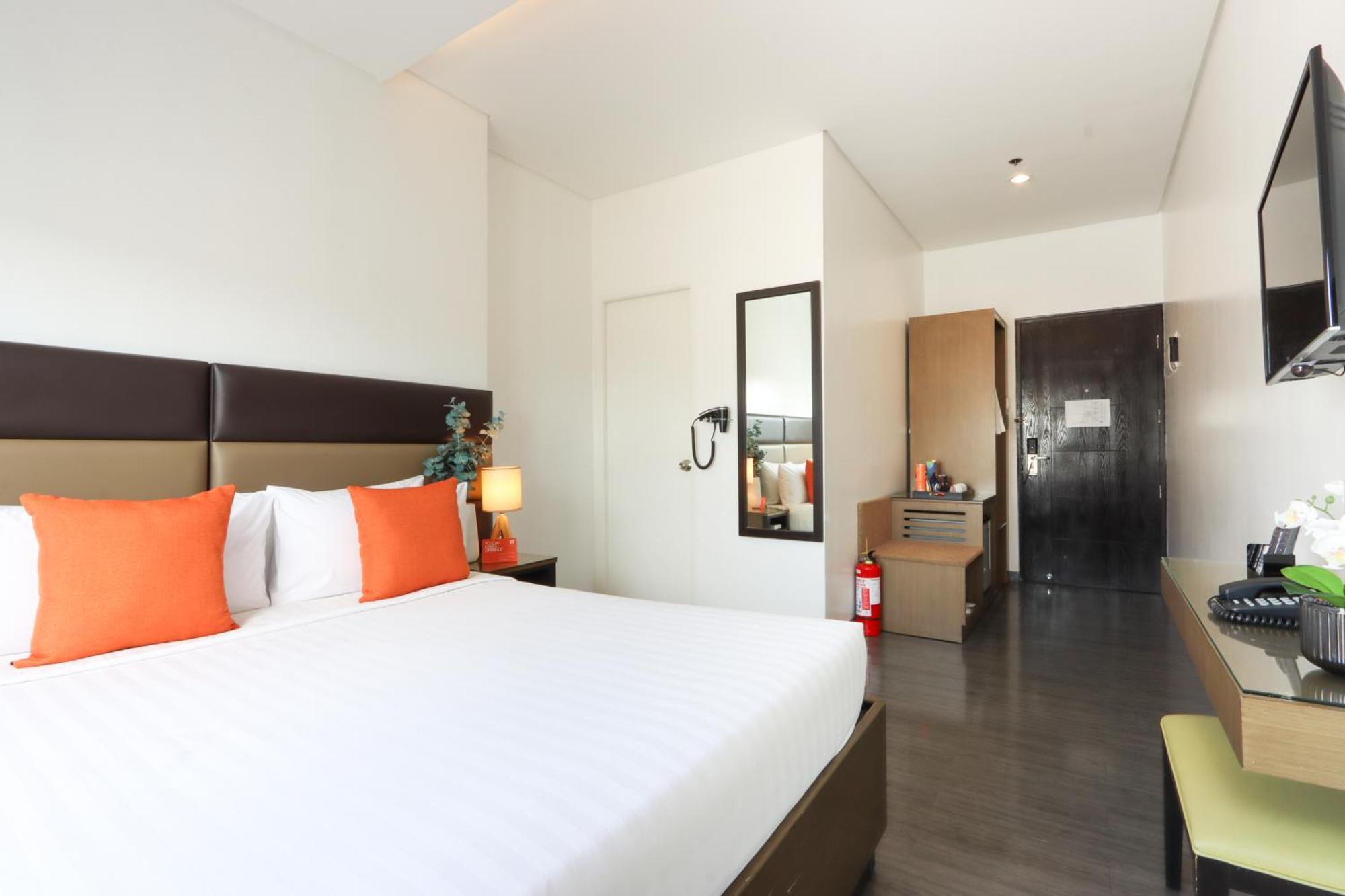 Privato Makati Hotel Makati City Exterior photo