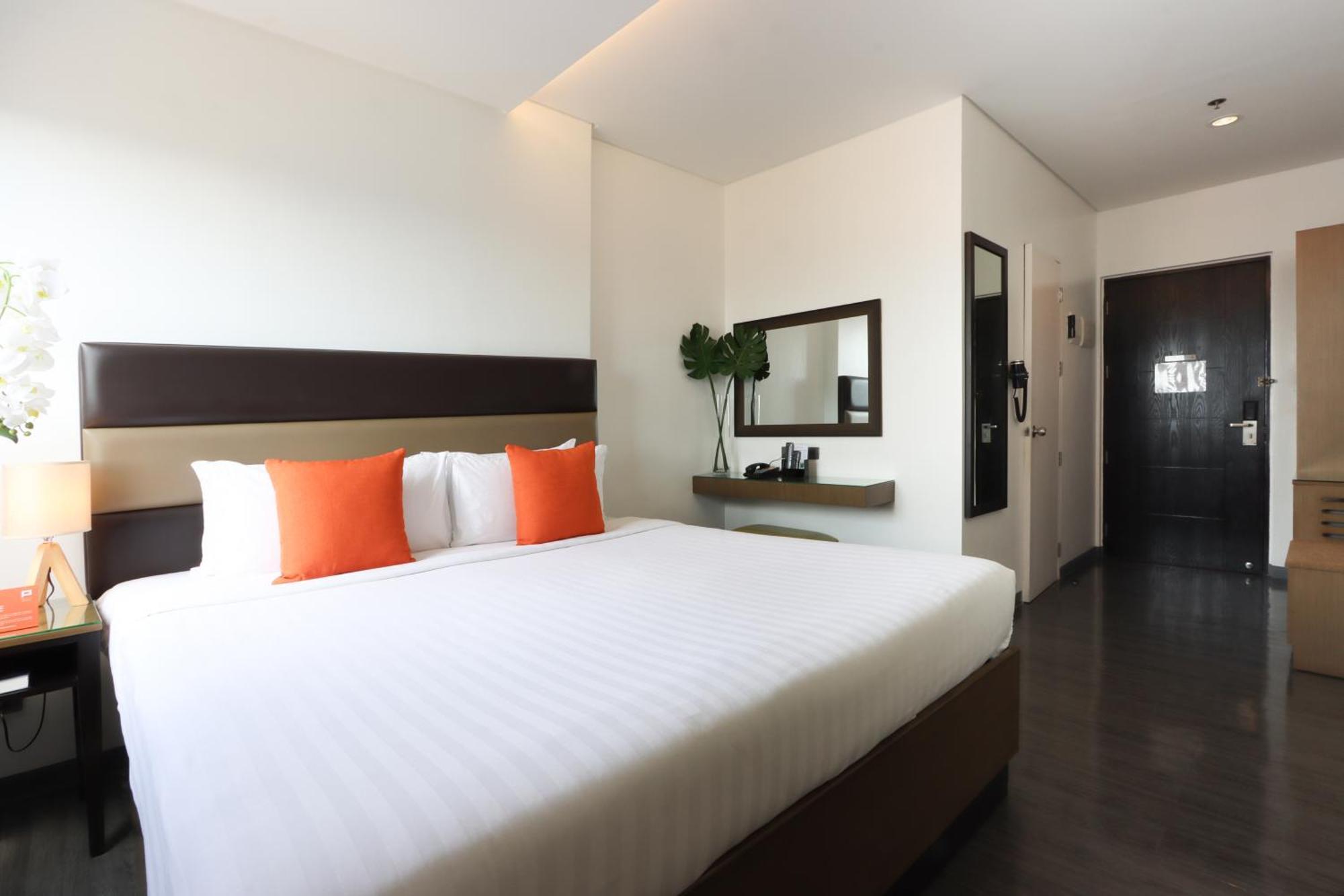 Privato Makati Hotel Makati City Exterior photo